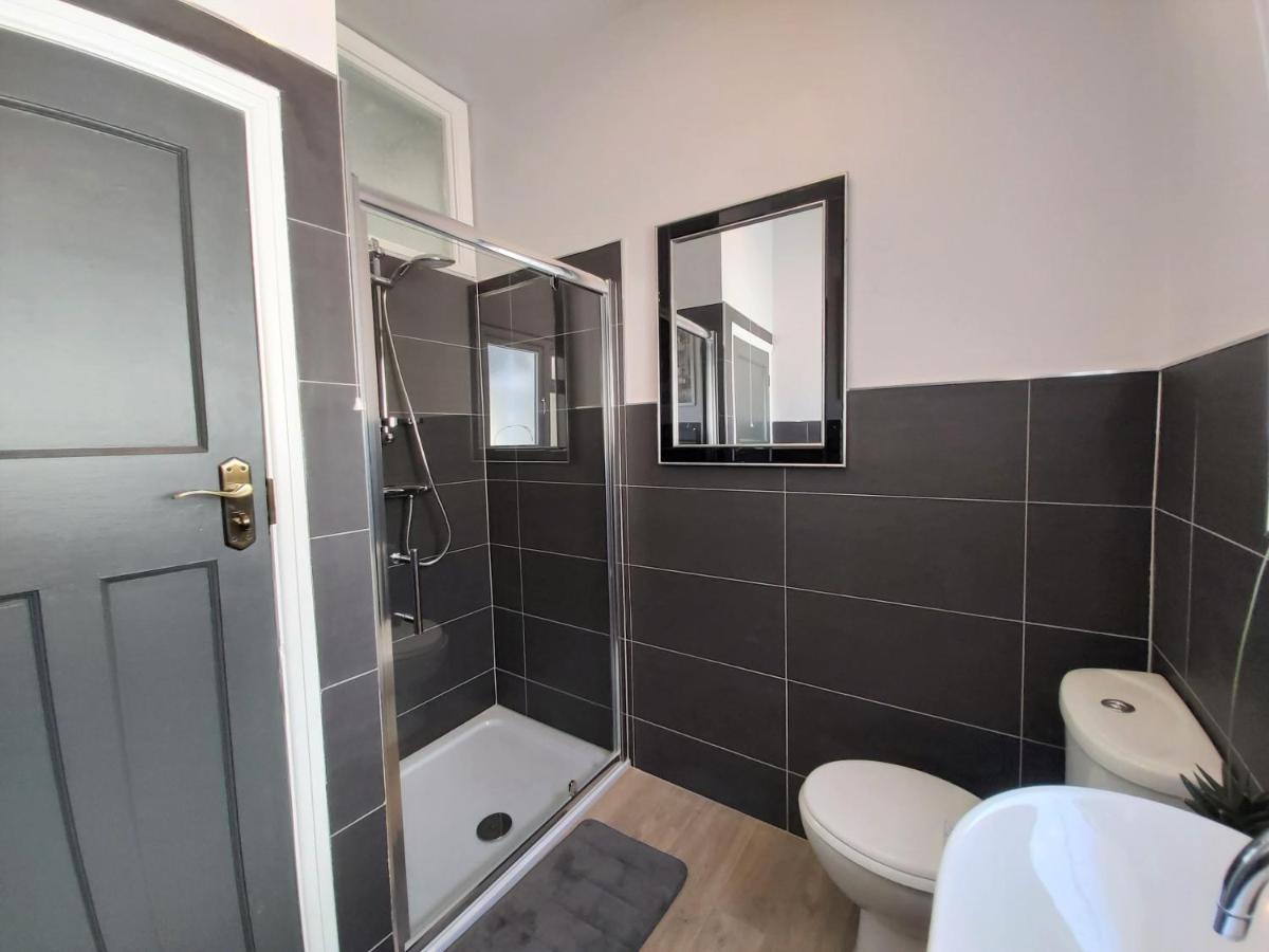 Beautifully Renovated 2 Bed Flat - Close To Beach Lägenhet Southend-on-Sea Exteriör bild