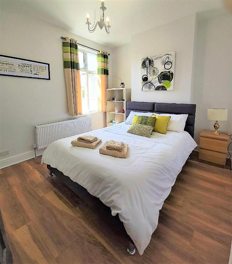Beautifully Renovated 2 Bed Flat - Close To Beach Lägenhet Southend-on-Sea Exteriör bild